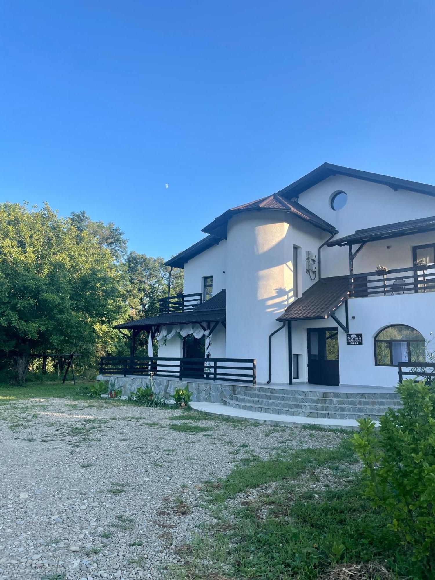 Din Natura Varbilau Εξωτερικό φωτογραφία